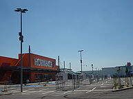 Stâlpi de iluminat la magazinul Hornbach (2)
