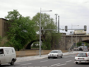Traffic signal pole
