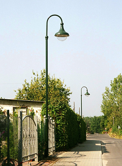 Cylindrical curved pole